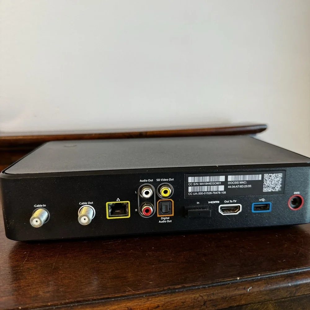 XFINITY XG2v2-P Model PACE PX022ANM HD TV Cable Box & Remote * NO CABLES *